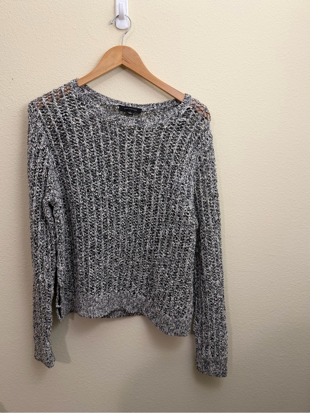 Ann Taylor Knit Crewneck Sweater in Gray Mix